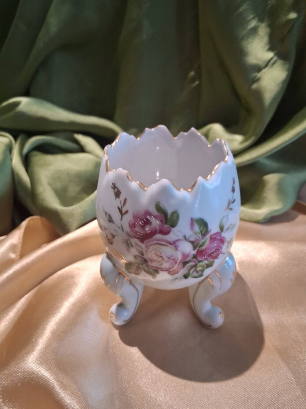 1950s/1960s Vintage Porcelain Cracked Egg Footed Vase Pink Roses Gold Trim 188 R